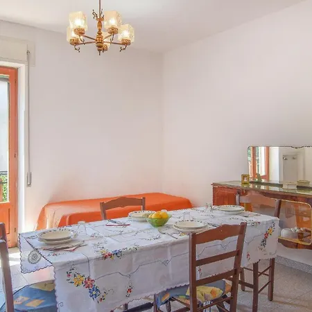 2 Bedroom Amazing In Apartment Sellia Marina
